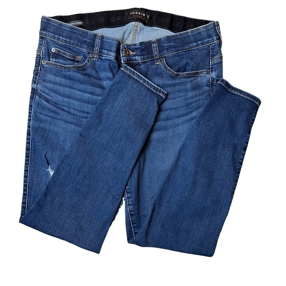 Torrid Bombshell Premium Stretch High-Rise Destructed Skinny Jeans, size 20R - Picture 6 of 14